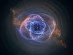 La nébuleuse de l'œil de chat (NGC 6543) fait partie des objets remarquables visibles durant la période d'Halloween.
