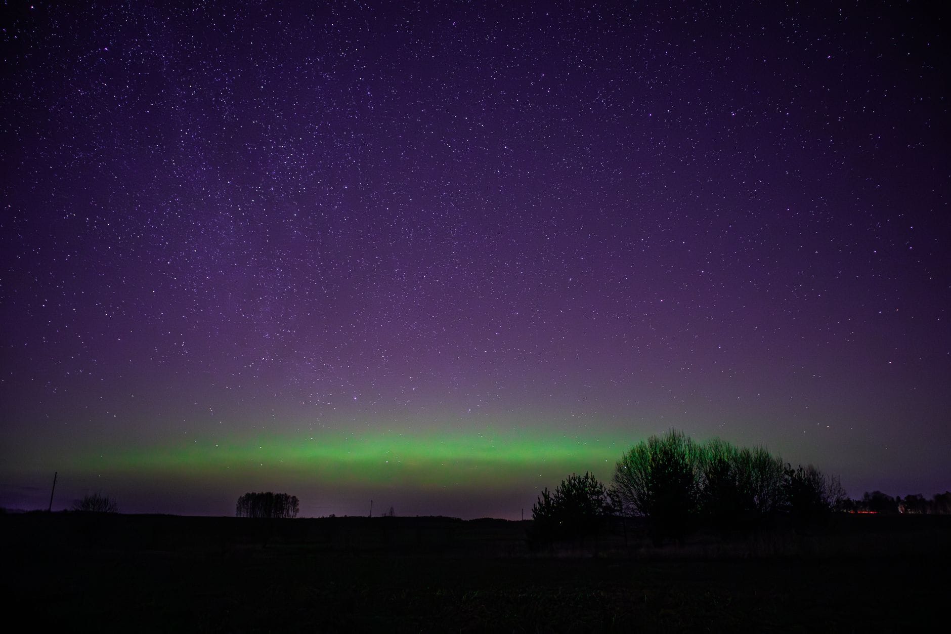 aurores boreales dans le ciel